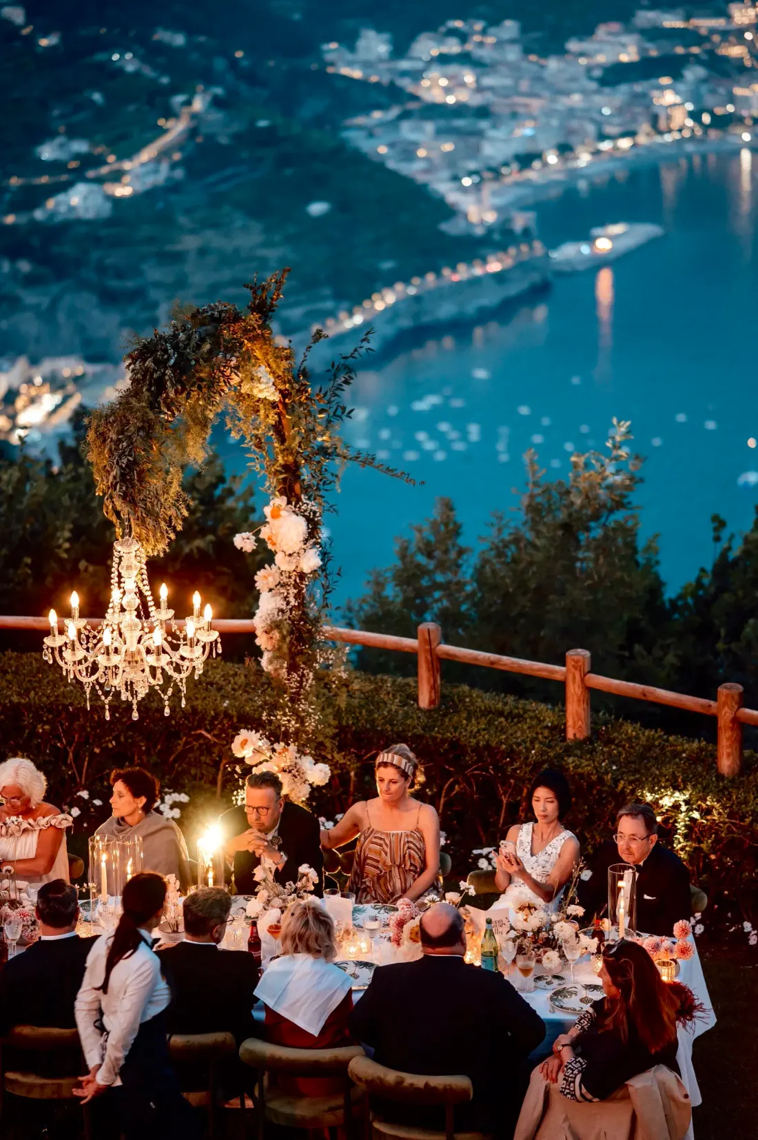 Hochzeitsdinner in der Villa La Rondinaia in Ravello über der Amalfiküste, Italien